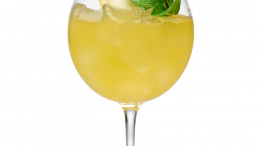 La Sangria bianca con Iceberg vodka