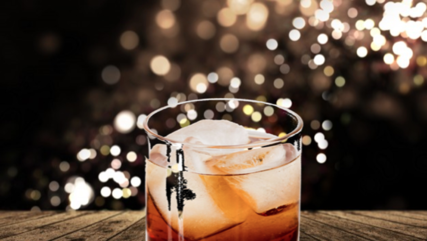 Godmother, il cocktail con Amaretto ed Iceberg vodka