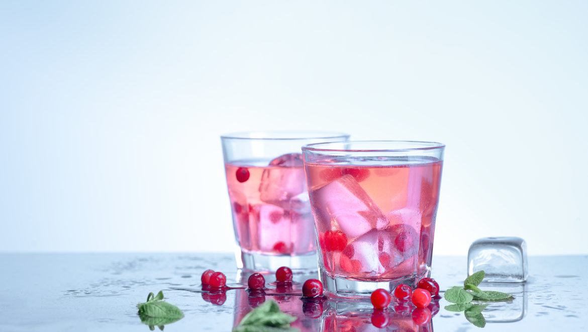 Iceberg vodka abbraccia Ribes e Pompelmo